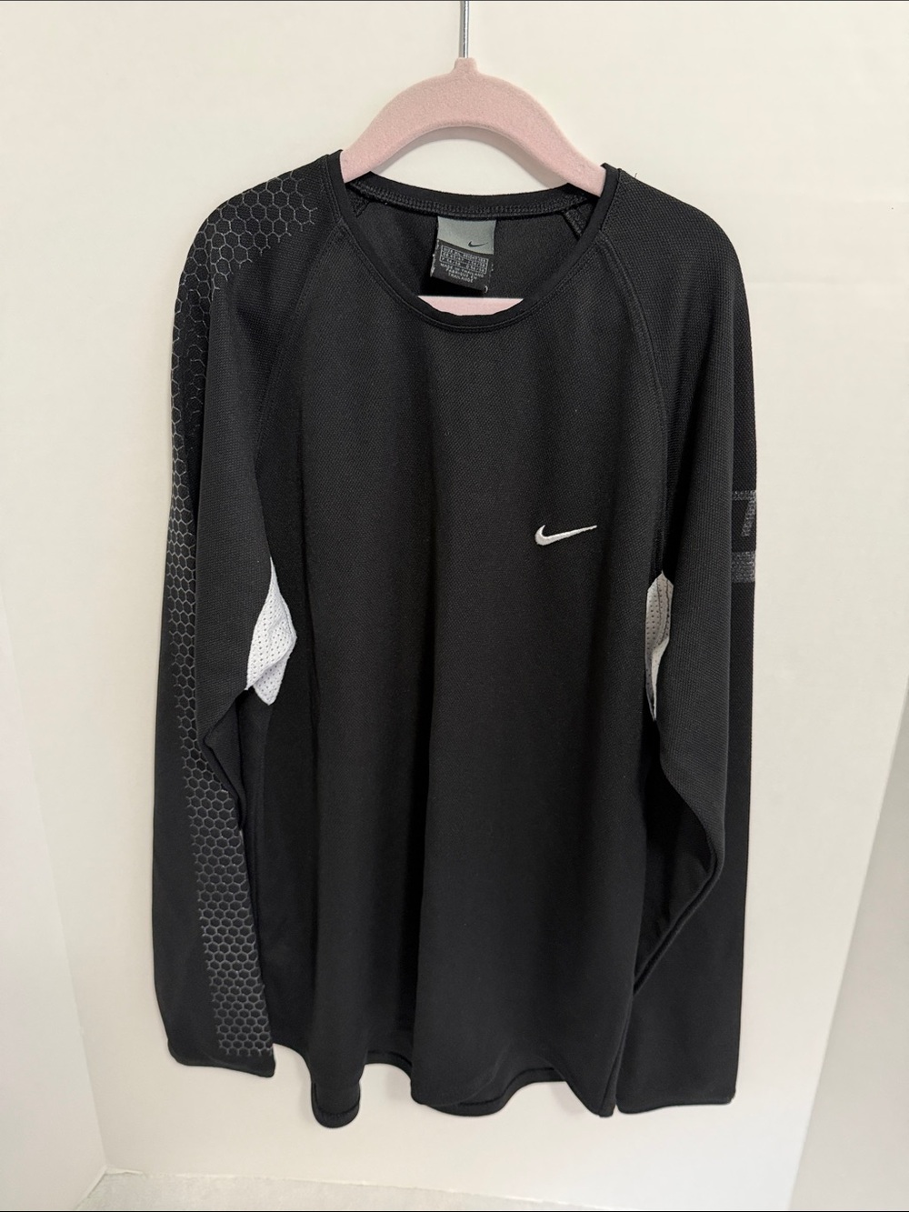 Nike boys long sleeve athletic shirt Size XL